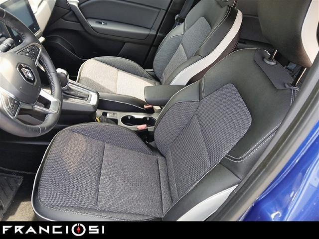 RENAULT Captur 1.6 E TECH Hybrid Intens Auto