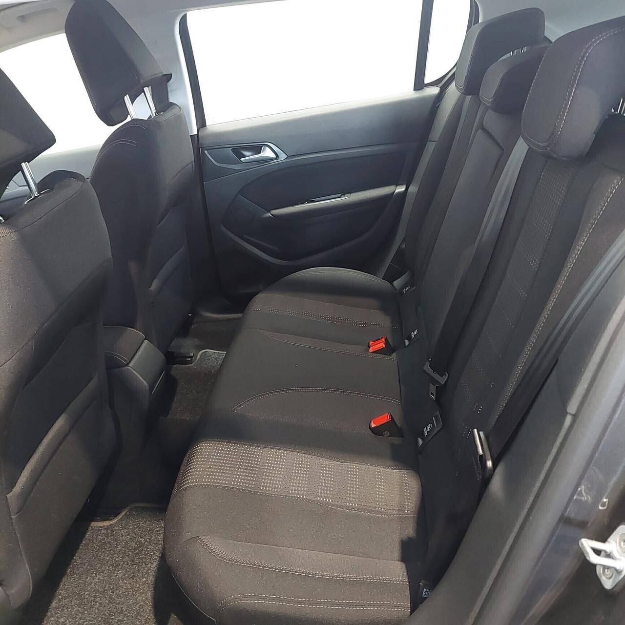 Peugeot 308 1.2 turbo benzina