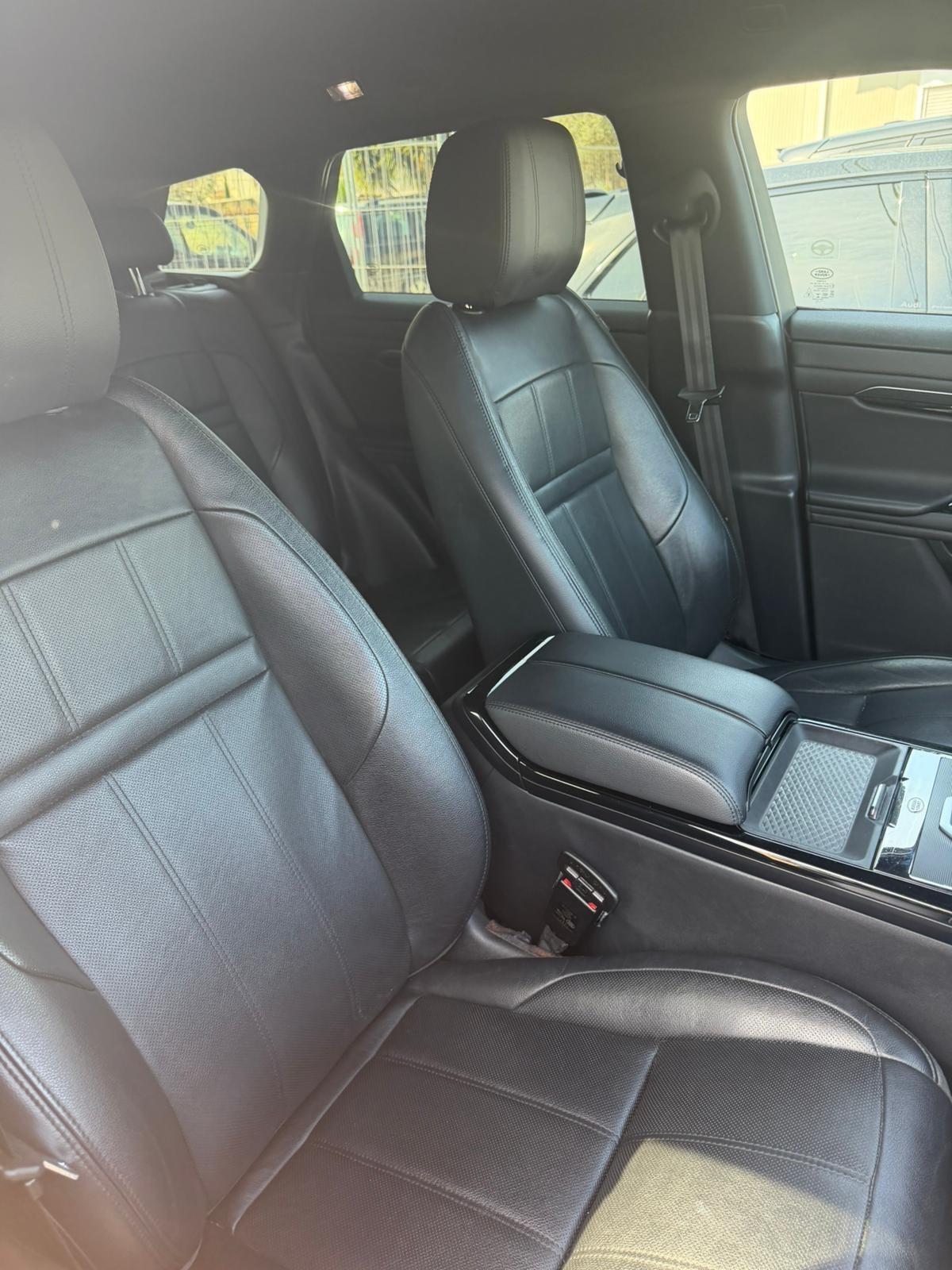 Land Rover Range Evoque 2.0D I4-L.Flw 150CV AWD Auto R-Dynamic SE