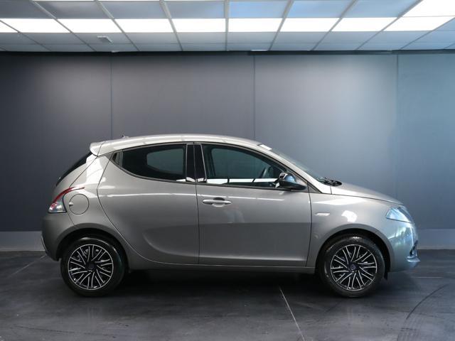 LANCIA Ypsilon 1.0 FireFly 5 porte S&S Hybrid Silver Plus