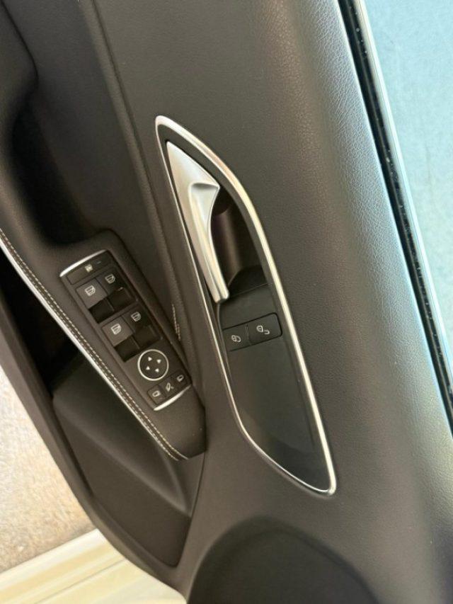MERCEDES-BENZ A 180 d Premium