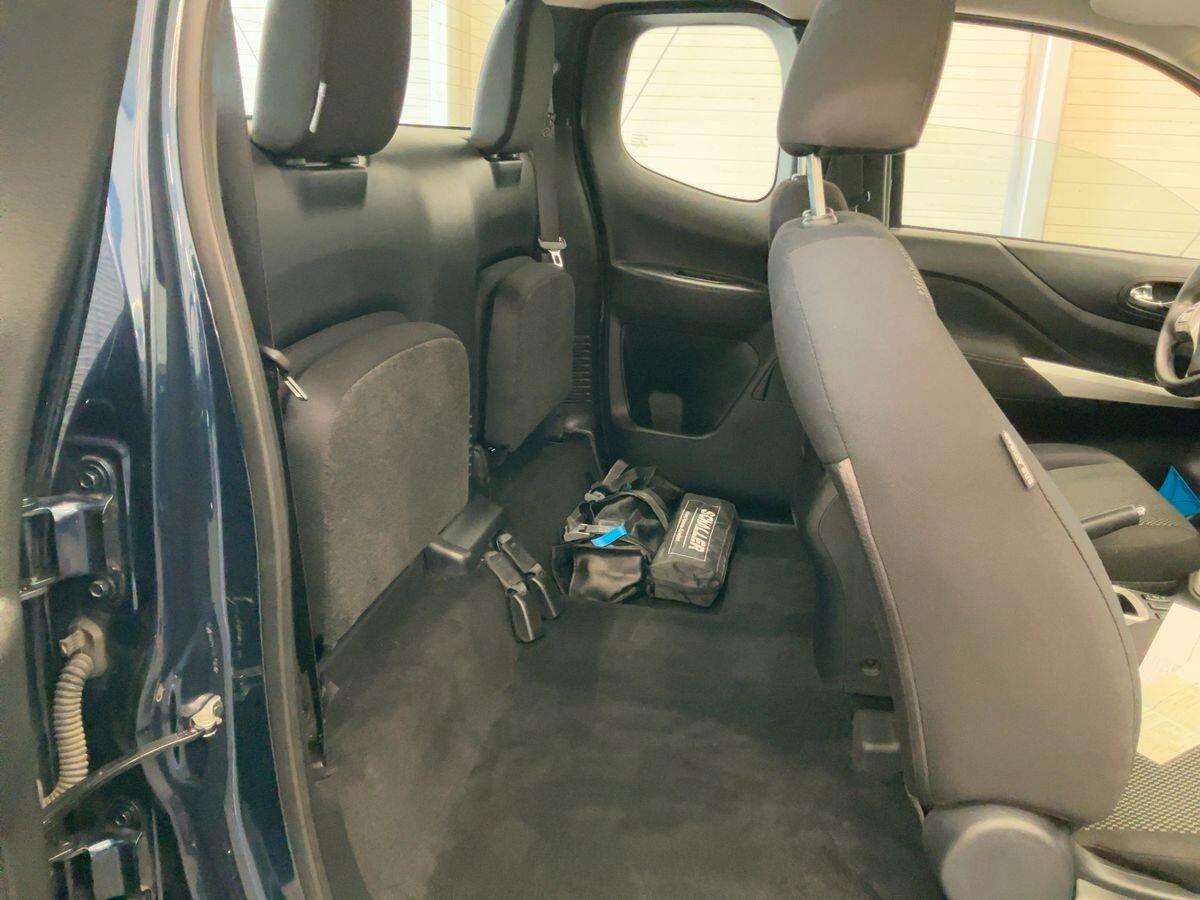 Nissan Navara 2.3 dCi 4WD King Cab Acenta