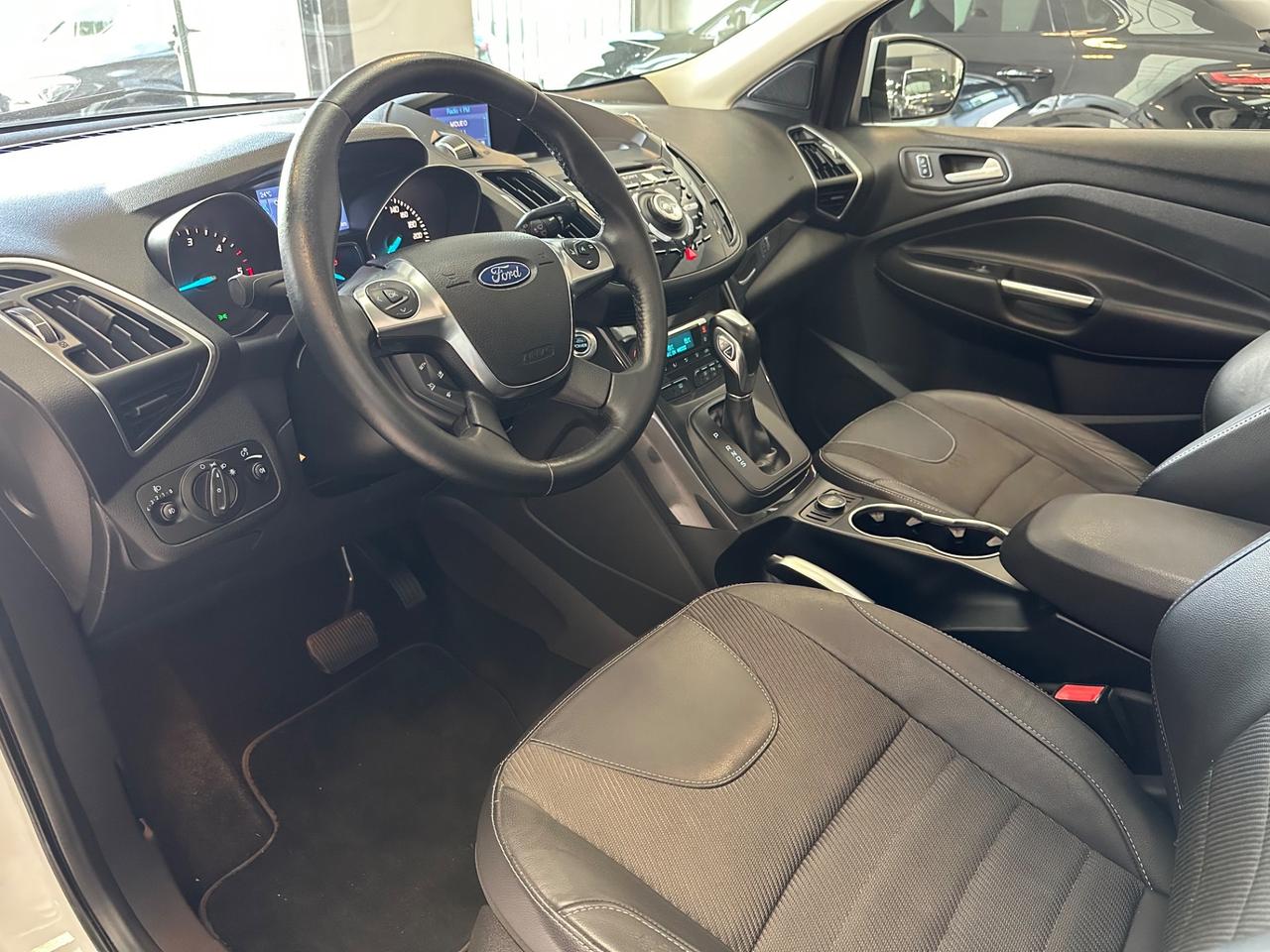 Ford Kuga 2.0 TDCI 140 CV 4WD Powershift Titanium gancio traino