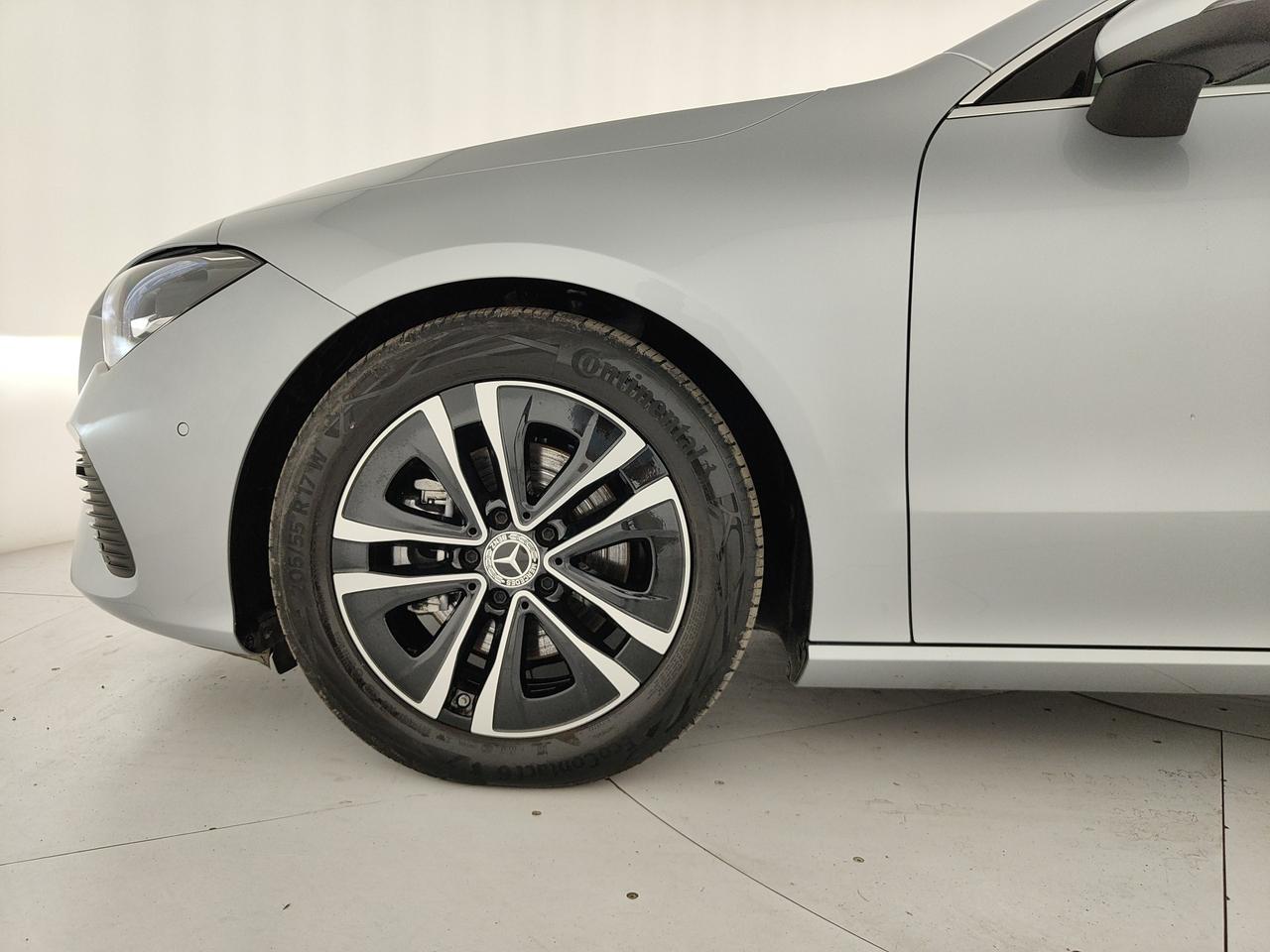 Mercedes-Benz CLA Shooting Brake 180 d Advanced auto