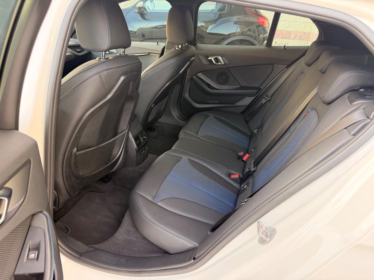 Bmw 118 118d 5p. Msport