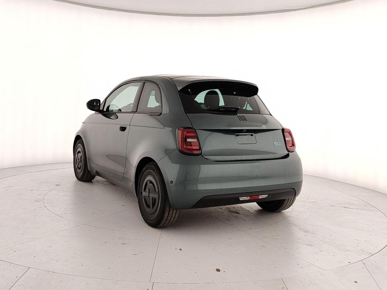 Fiat 500 500e Berlina 42 kWh Giorgio Armani