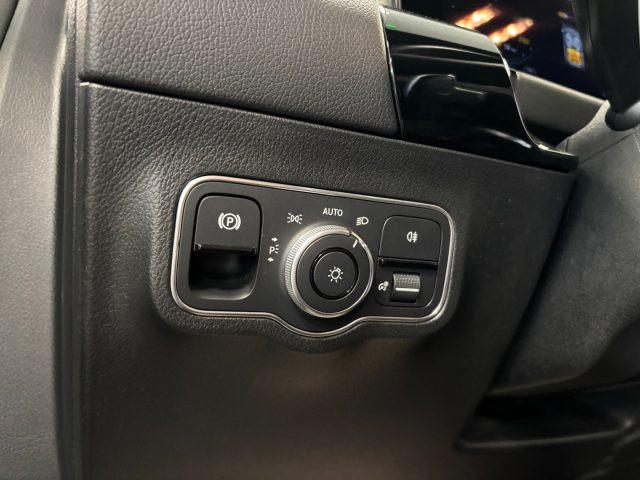 MERCEDES-BENZ GLA 180 d AMG Premium Automatico