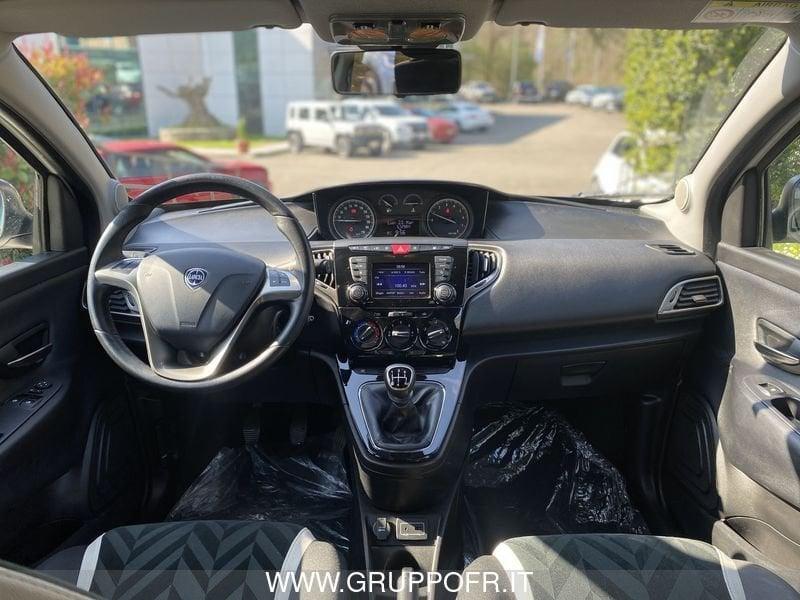 Lancia Ypsilon 1.2 69 CV 5 porte Silver