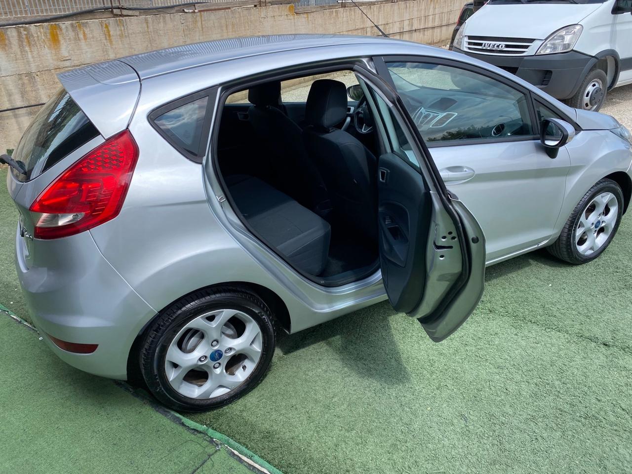 Ford Fiesta 1.4 Diesel 5 Porte Neo Patentati