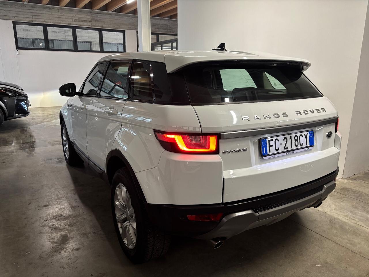 Range Rover Evoque 2.0 TD4 150 CV Pure
