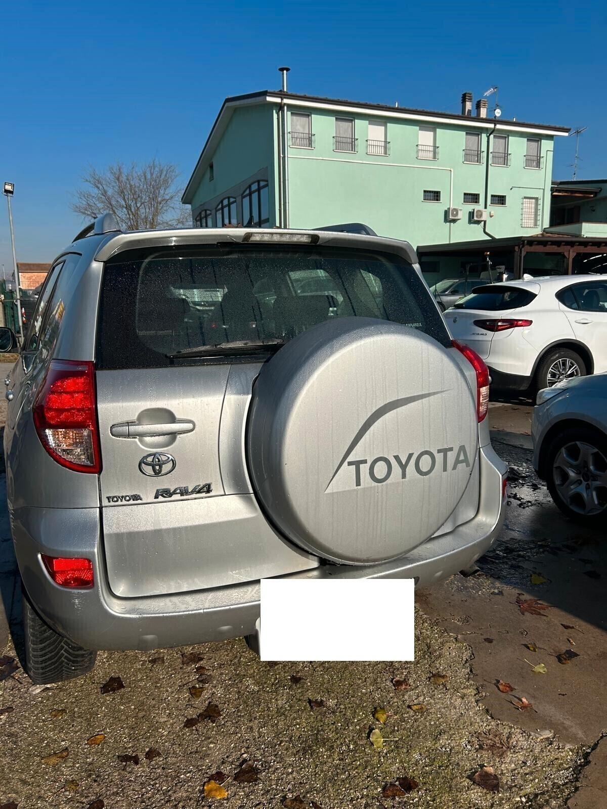 Toyota RAV 4 RAV4 2.2 D-4D 136 CV DPF Luxury OK NEO PATENTATI