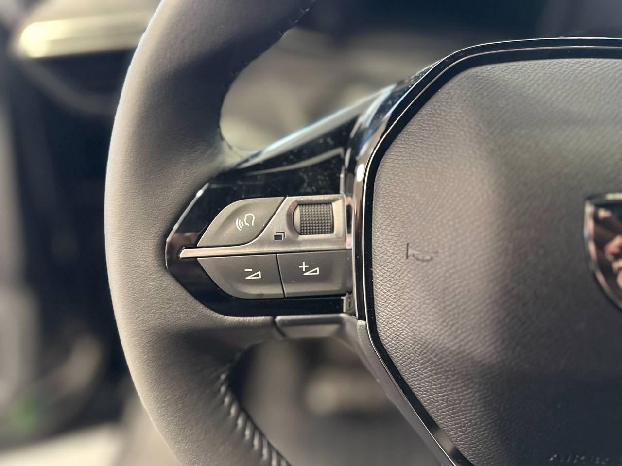 PEUGEOT 2008 II 2023 - 2008 1.2 puretech Allure s&s 100cv