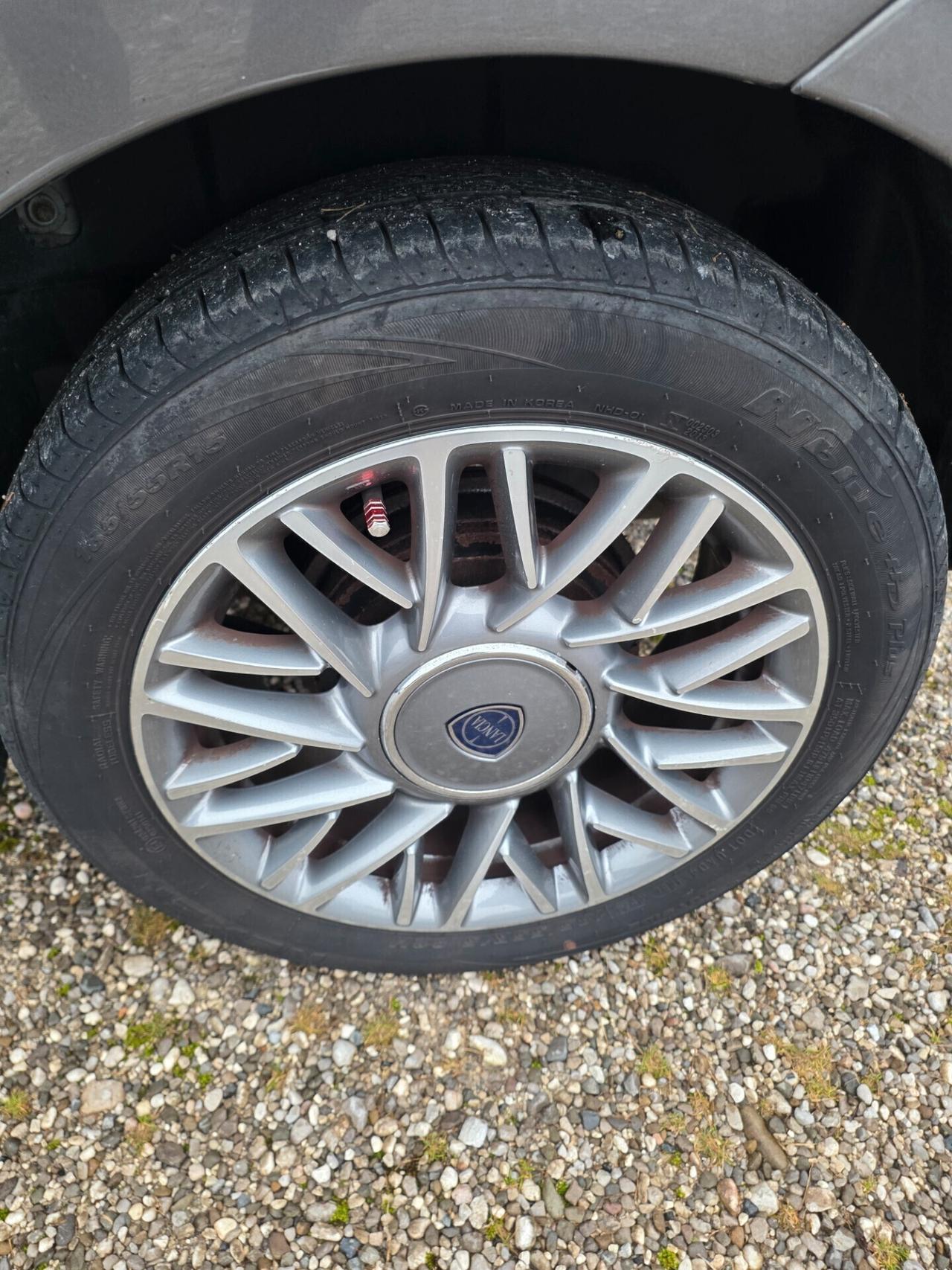 Lancia Ypsilon 1.3 MJT 16V 95 CV 5 porte S&S Platinum FINANZIABILE