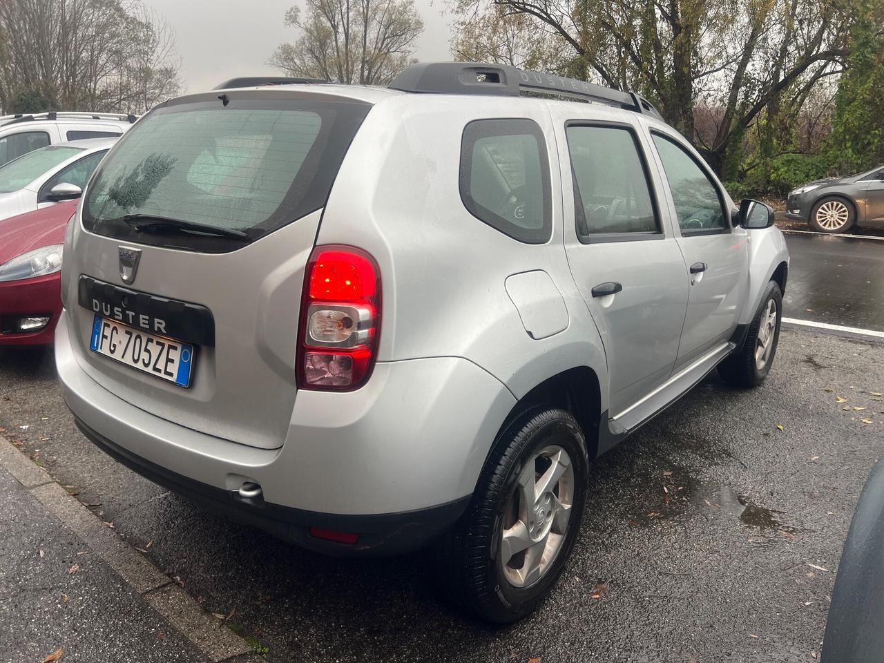 Dacia Duster 1.6 115 CV 4x2 GPL serie limitata black shadow