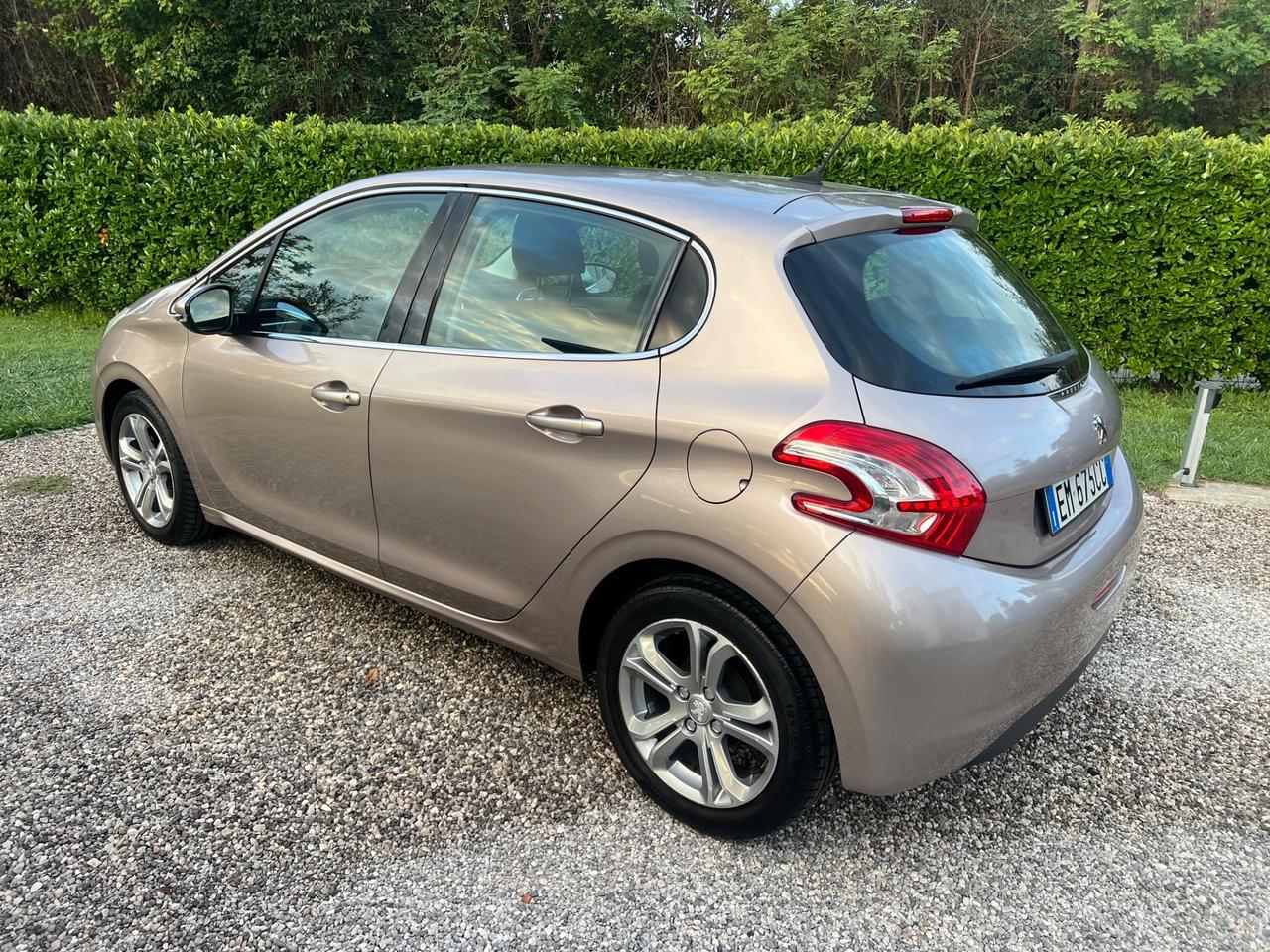 Peugeot 208 1.4 HDi neopatentati