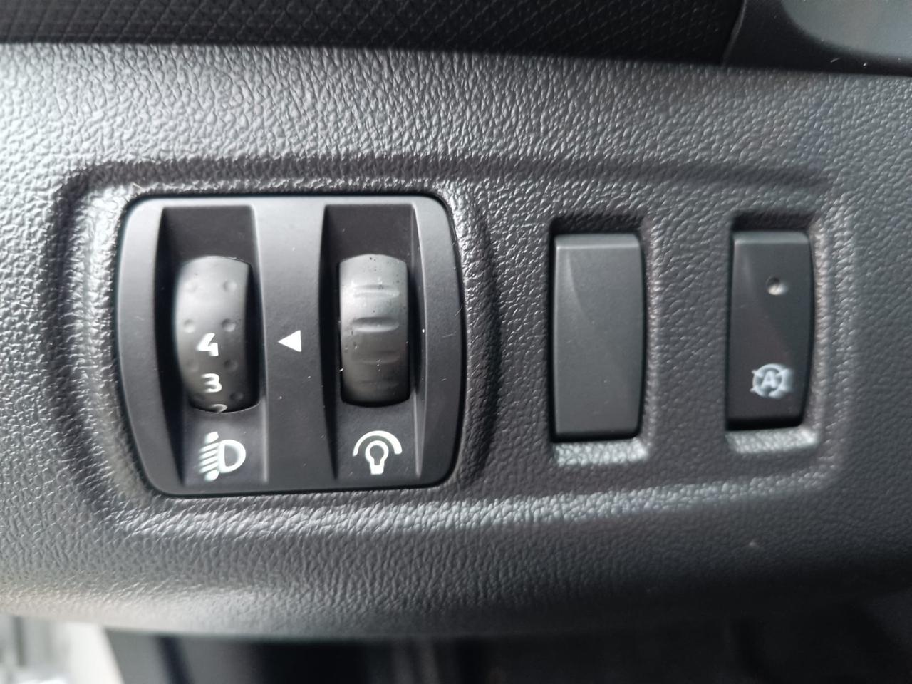 Renault Clio dCi 8V 75 CV 5 porte Moschino Intens