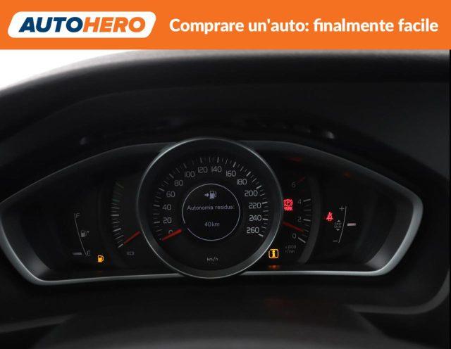VOLVO V40 D2