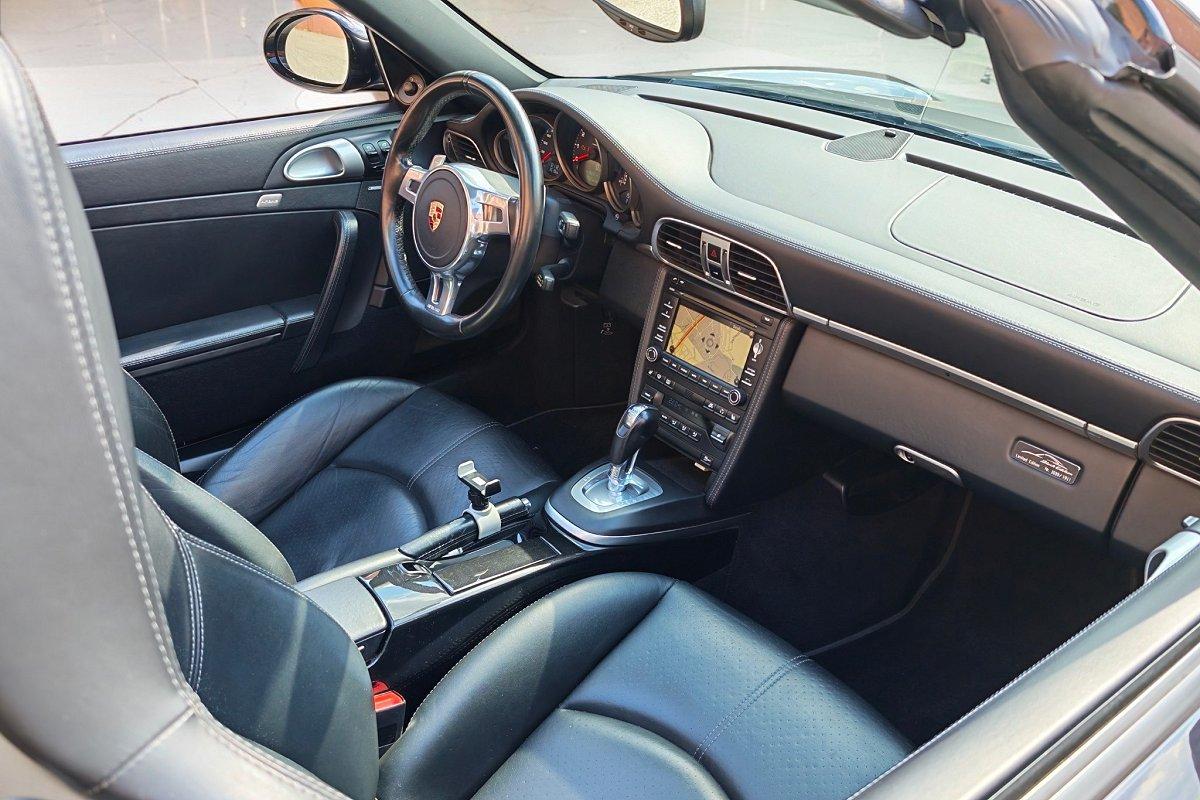PORSCHE 911 Carrera Cabriolet Black Edition