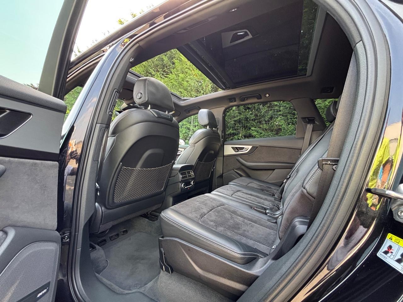 Audi Q7 3.0 TDI 272 CV quattro S LINE,TAGLIANDI CERTIFICATI