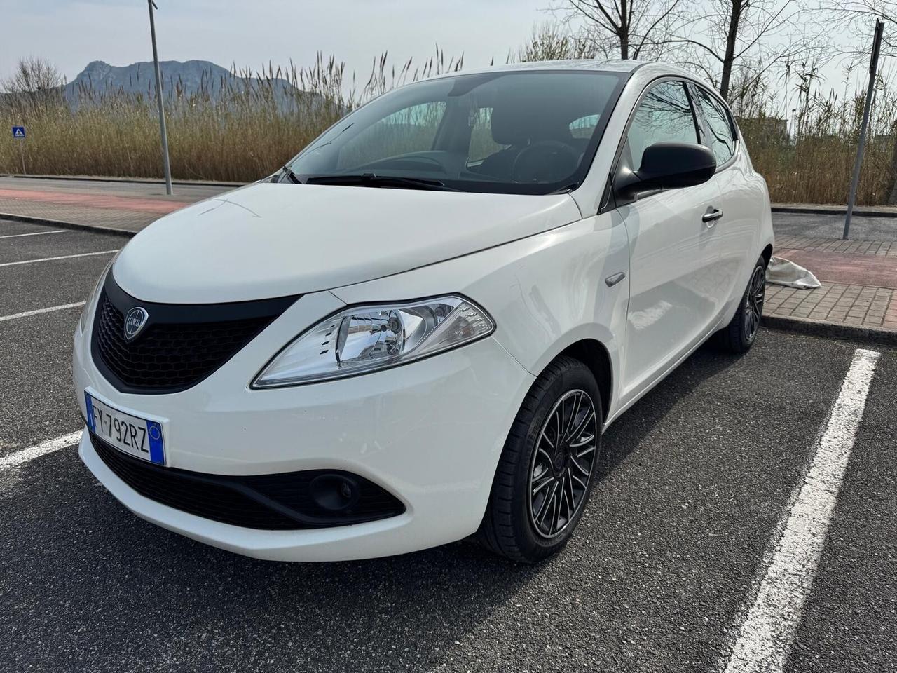 Lancia Ypsilon 1.2 5 porte GPL Platinum ok neopatentati
