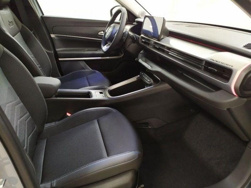 Jeep Avenger 1.2 turbo e-hybrid mhev Summit fwd 110cv edct6