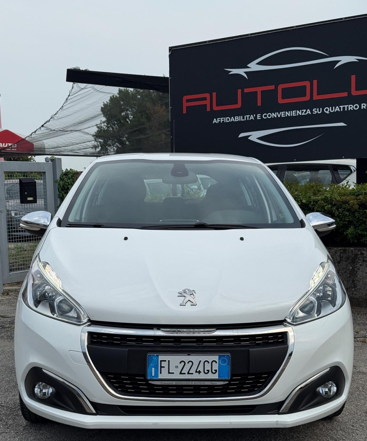 Peugeot 208 BlueHDi 75 5 porte black line 2017