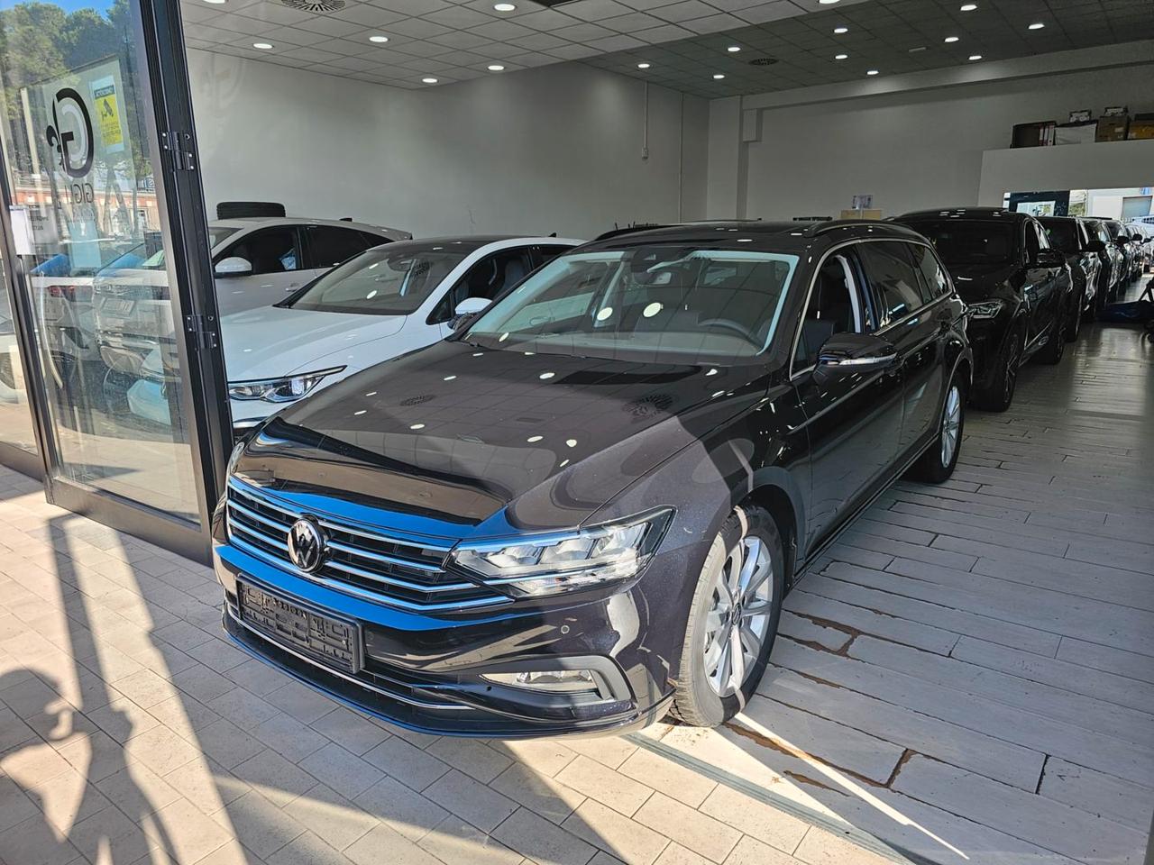 Volkswagen Passat Variant C.17", Tetto apribile, Area View, Cristalli laterali posteriori e lunotto oscurati, Barre tetto