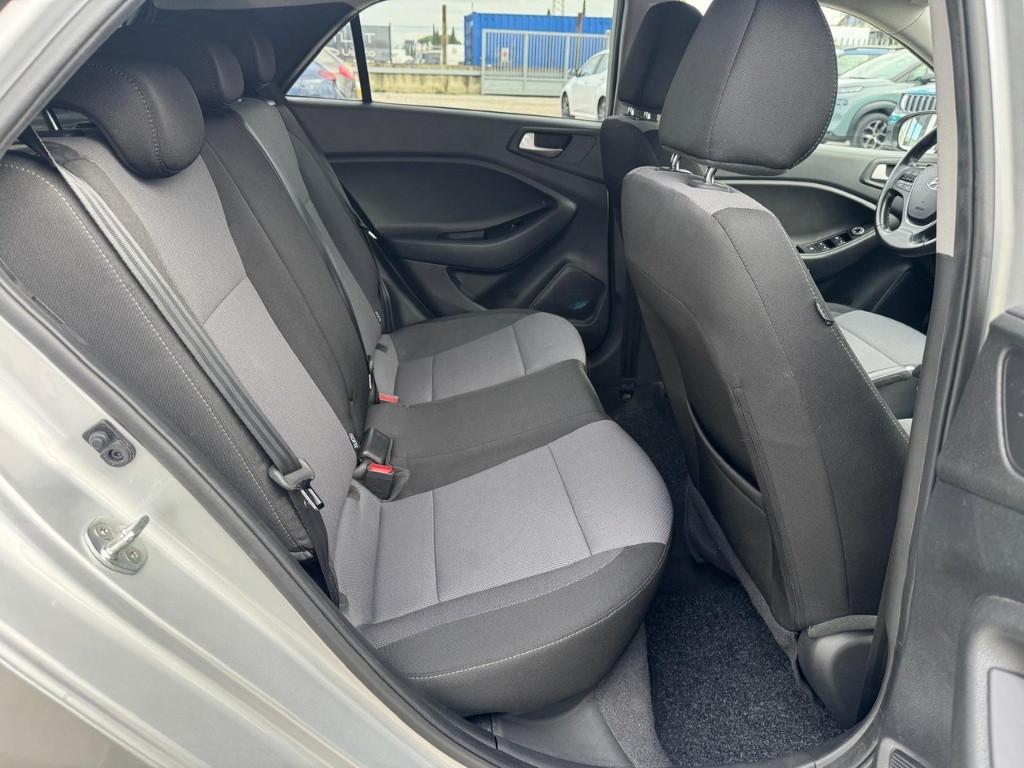 HYUNDAI i20 II 2018 - i20 5p 1.2 mpi Connectline 75cv