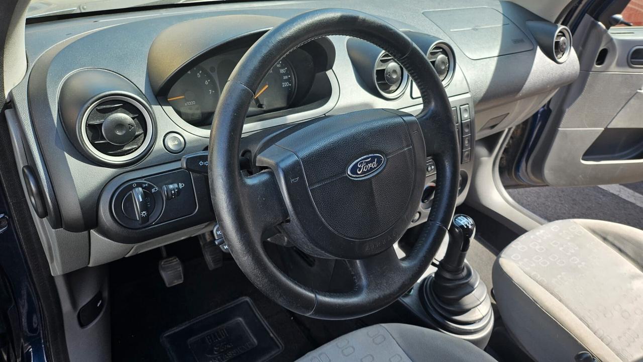 Ford Fiesta 1.2 5p. Ghia Neopatentati