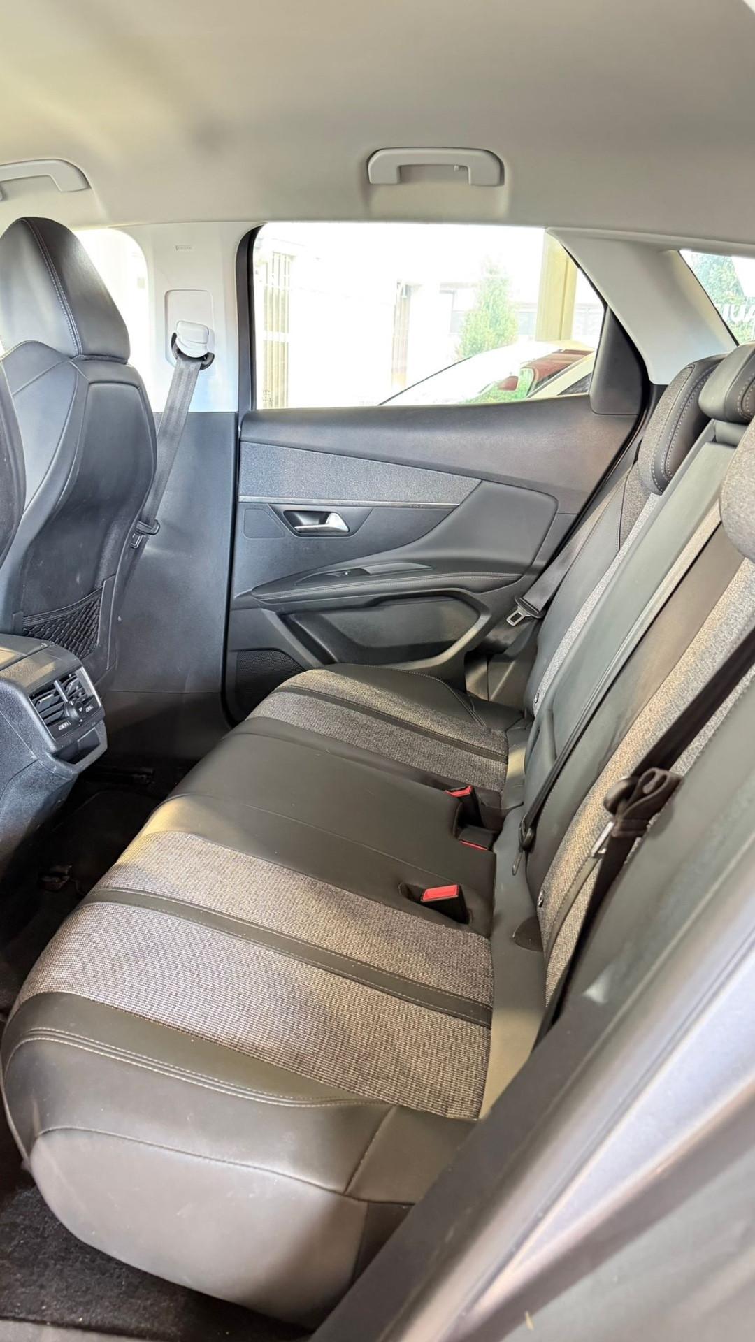 Peugeot 3008 BlueHDi 130 S&S Allure