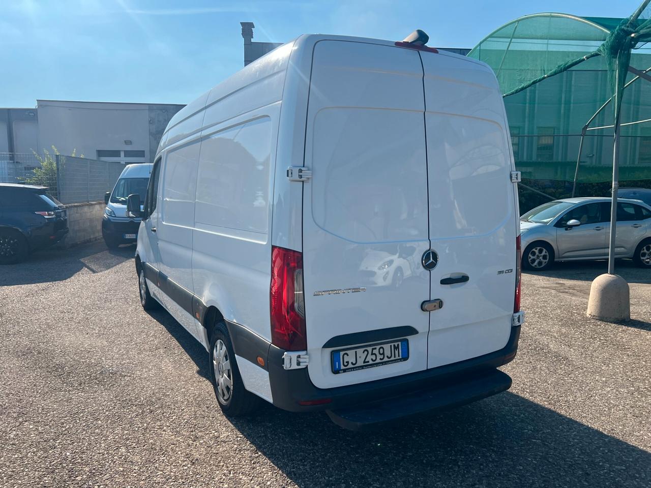 Mercedes Benz Sprinter
