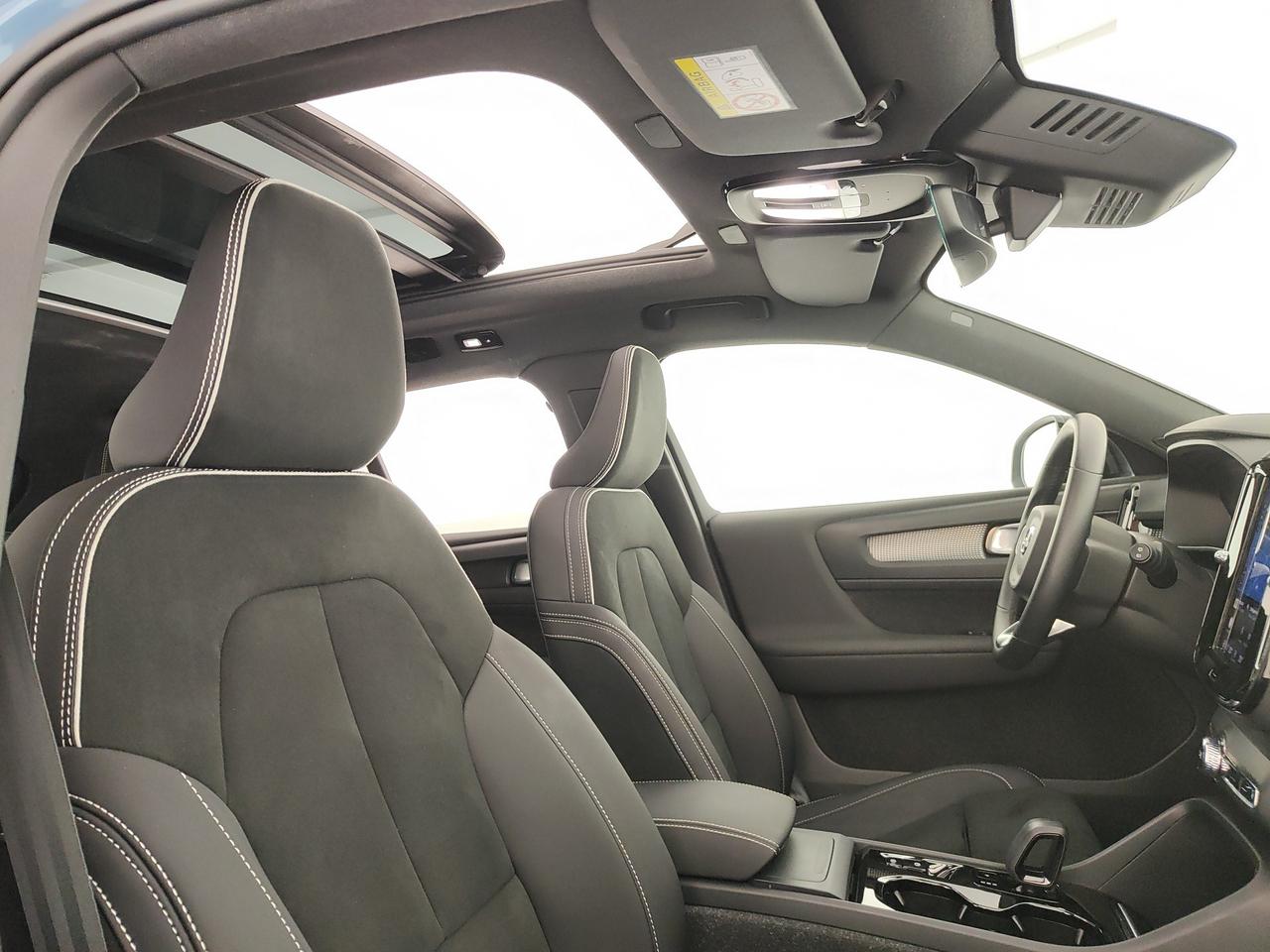 VOLVO XC40 2.0 b3 Ultimate Dark auto