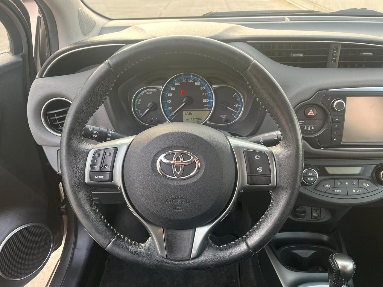 Toyota Yaris 1.5 Hybrid 5 porte Autom Neopatentati Garanzia fino 2031