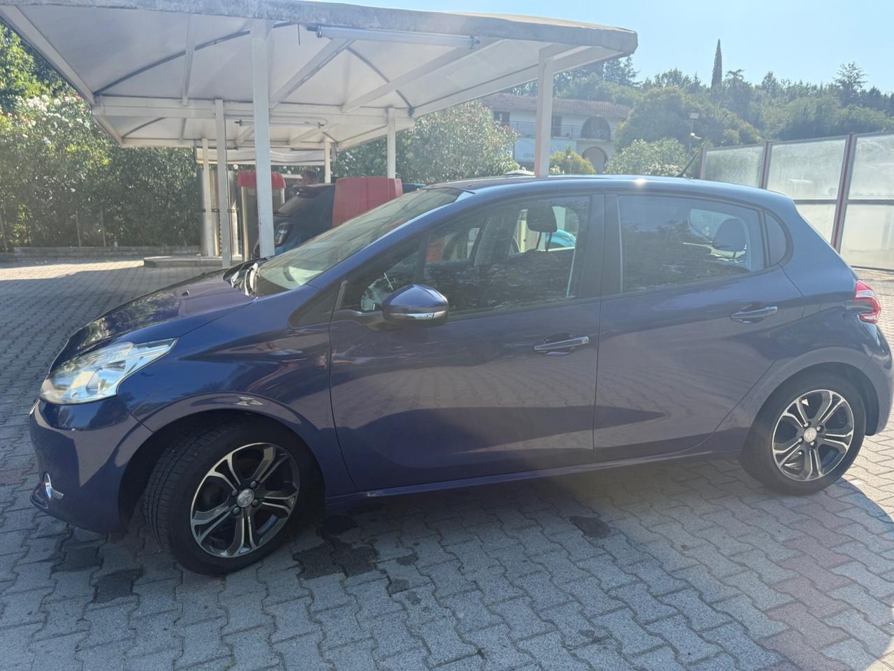 Peugeot 208 BlueHDi 1.4hdi 75 S&S 5 porte Active