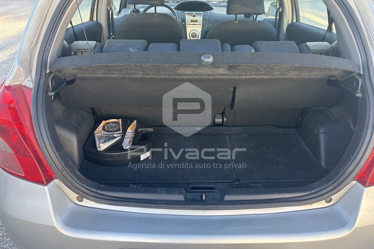 TOYOTA Yaris 1.0 5 porte