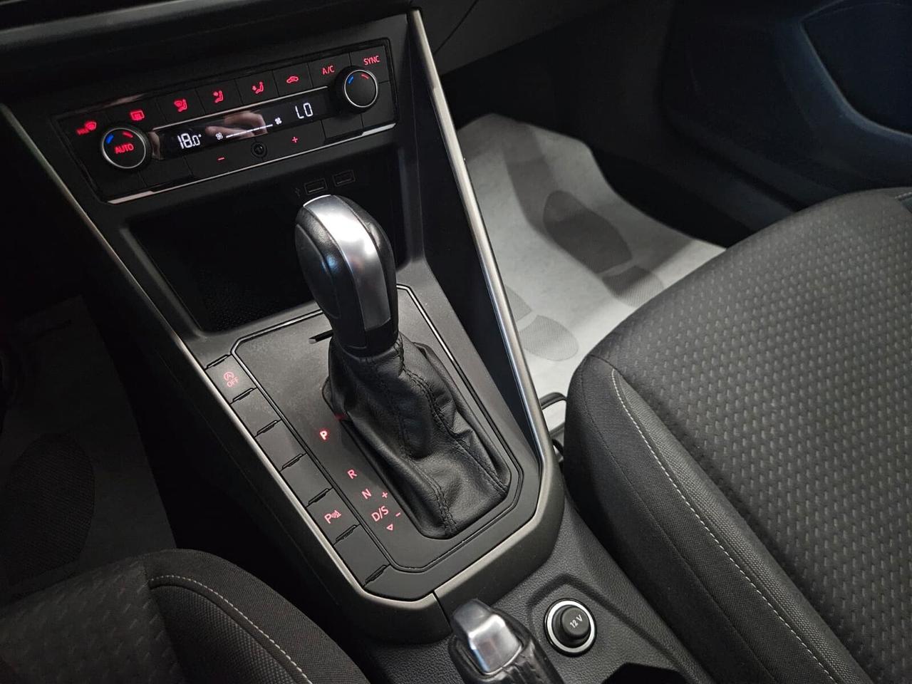 Volkswagen Polo 1.6 TDI 95 CV DSG R-LINE - NEOPATENTATI