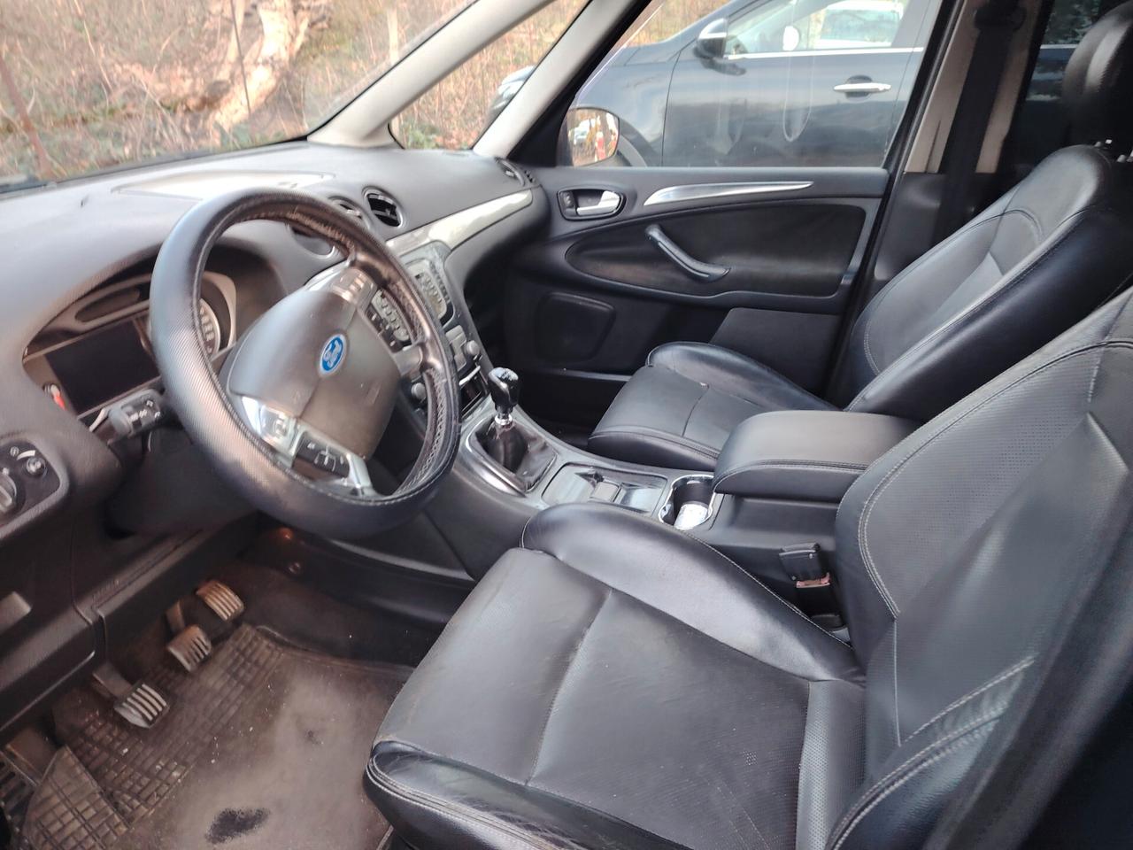 Ford Galaxy 2.0 TDCi 140 CV Ghia DPF