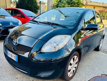 Toyota Yaris 1.0 5 porte Luxury