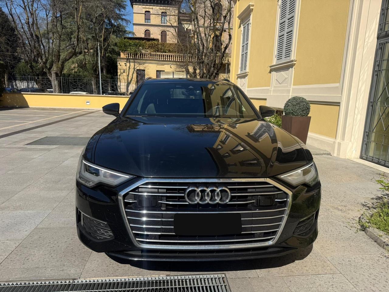 Audi A6 Avant 40 2.0 TDI S tronic Business Design Tetto Panoramico Pelle Totale