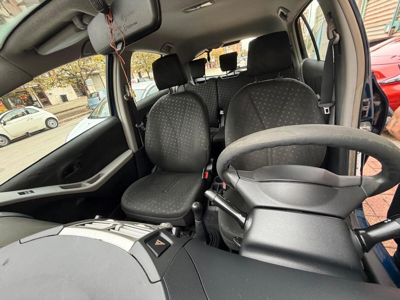 Toyota Yaris 1.0 5 porte Sol