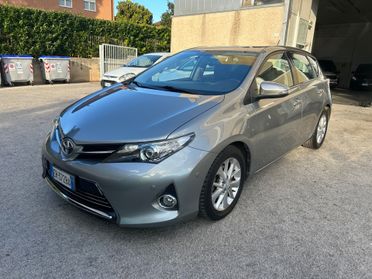 Toyota Auris 1.4 D-4D Lounge