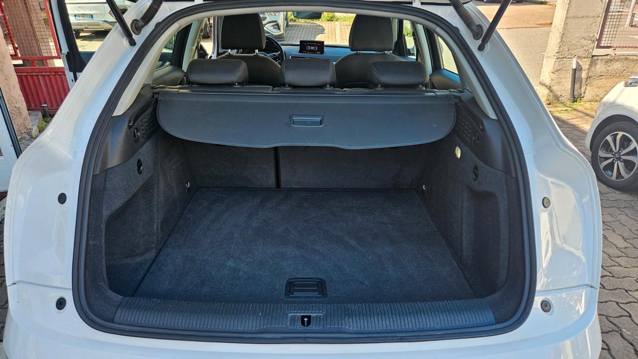 Audi Q3 2.0 tdi Sport quattro 150cv TETTO-NAVY-LED