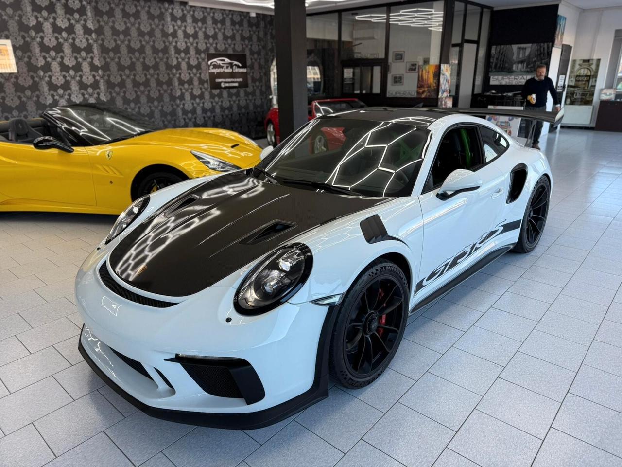 PORSCHE 911 GT3 RS