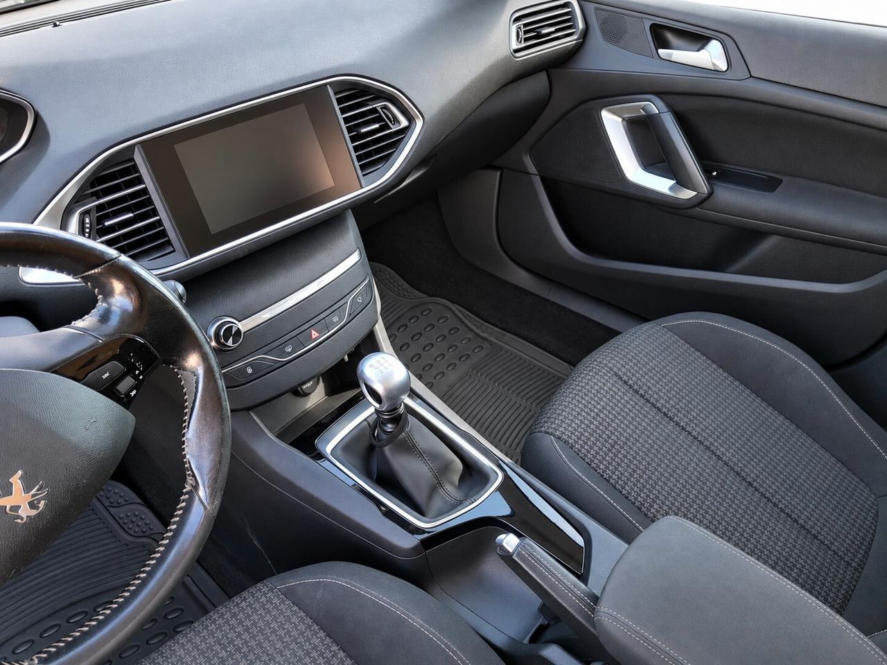 Peugeot 308 BlueHDi 120 S&S SW Business