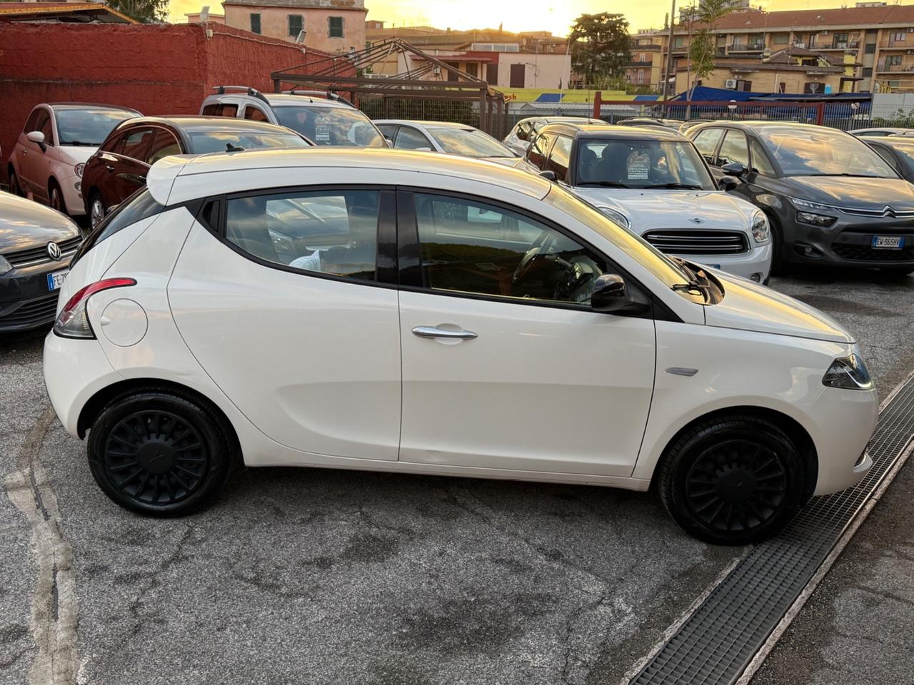 Ypsilon 1.0 /Hybrid/unipro/iva esposta /rate/