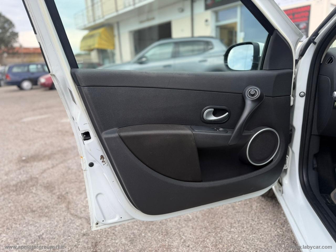 RENAULT Clio 1.2 5p. 16V GPL Dynamique