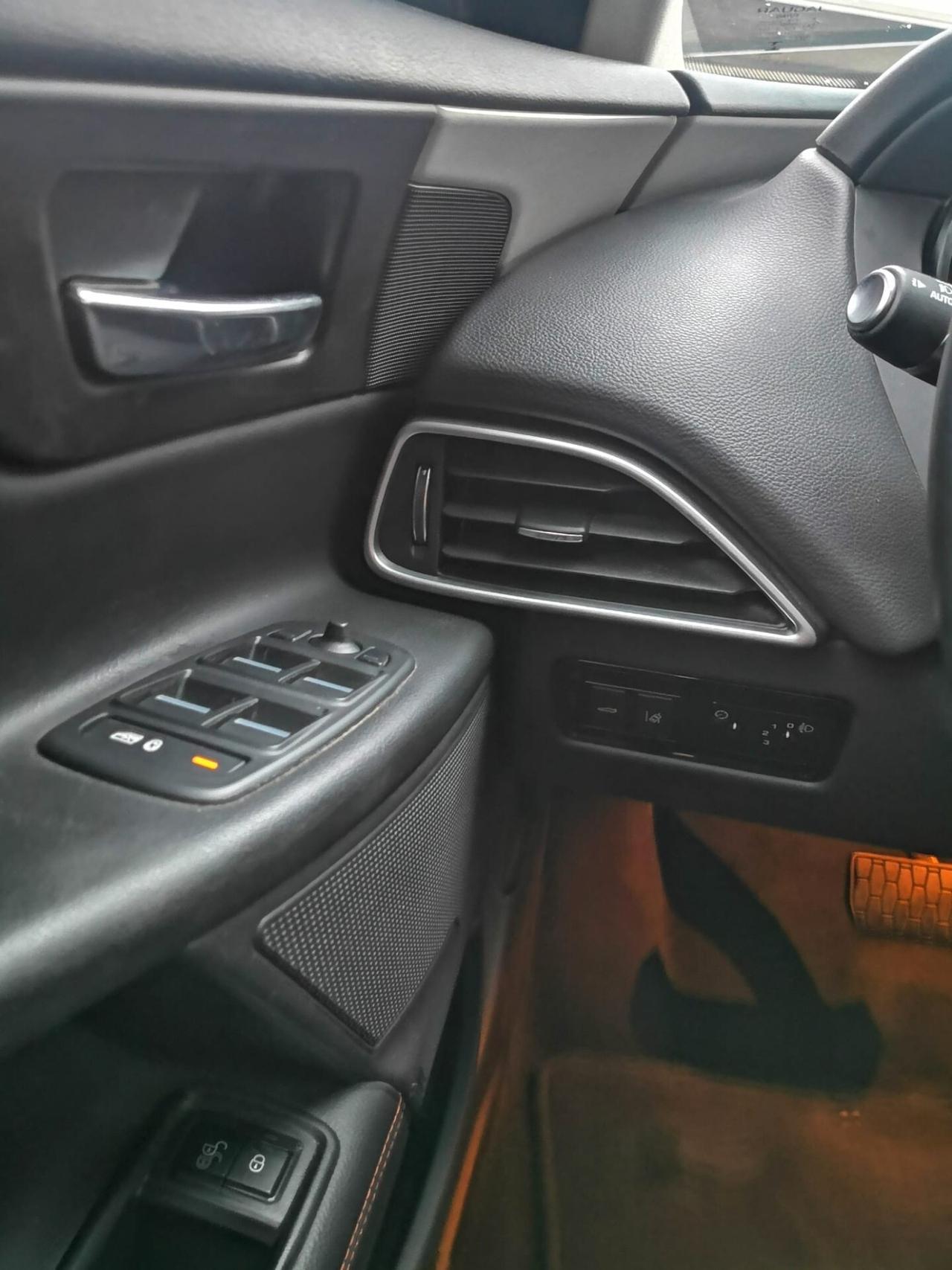 Jaguar XE 2.0 D 180 CV aut. ***NAVI***PELLE***