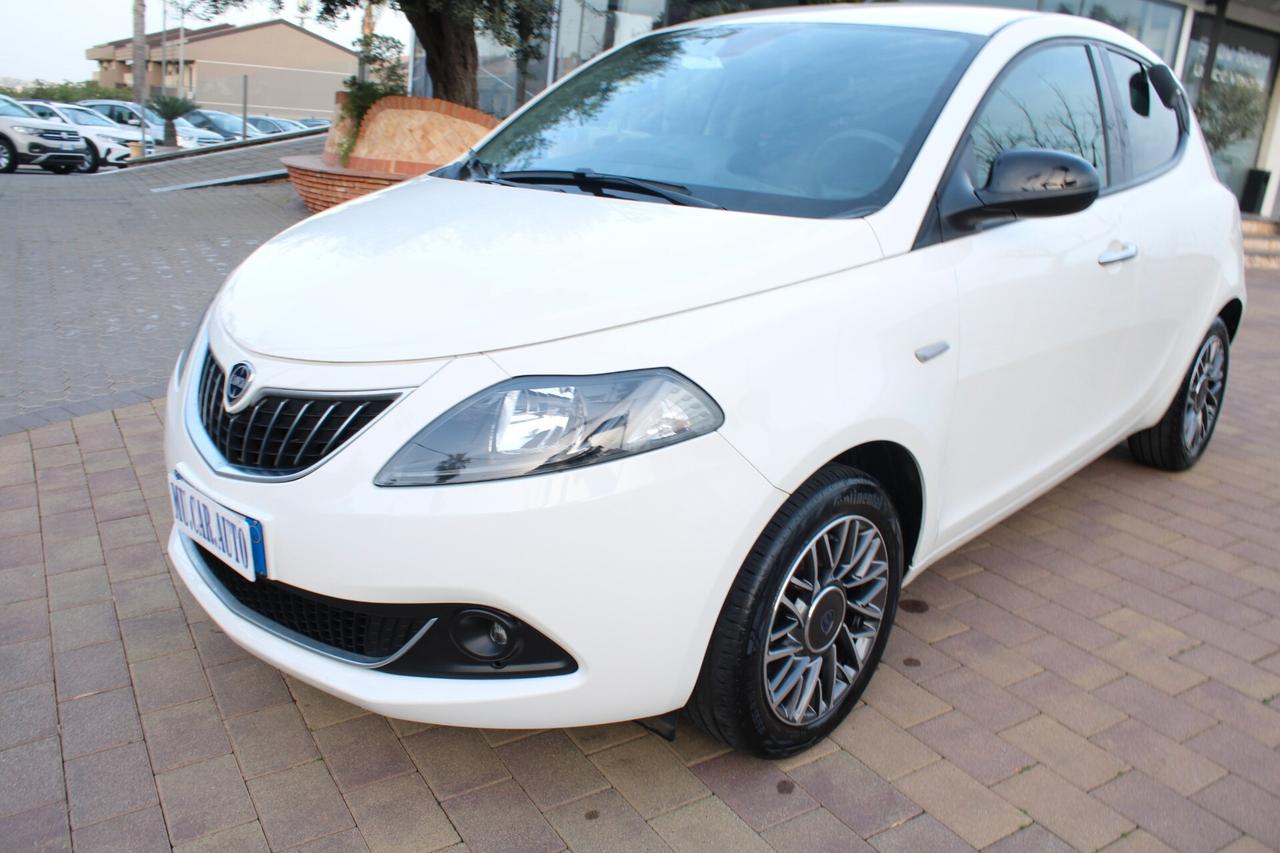 Lancia Ypsilon 1.0 FireFly 5 porte S&S Hybrid Gold Plus
