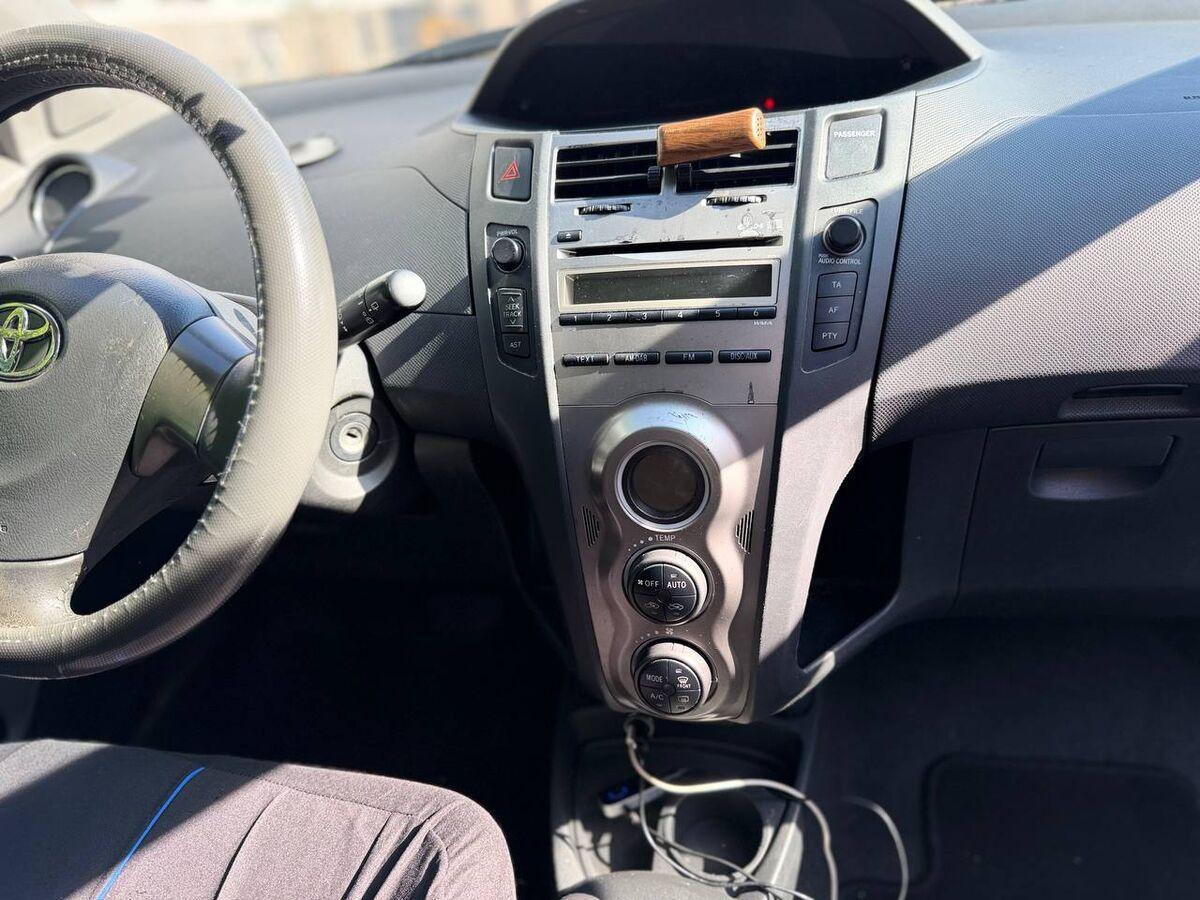 Toyota Yaris 3 Porte Yaris 1.3 (dual) Sol c Vsc+Trc 3p m-mt