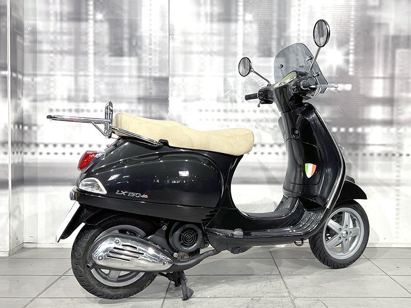 Piaggio Vespa LX 150